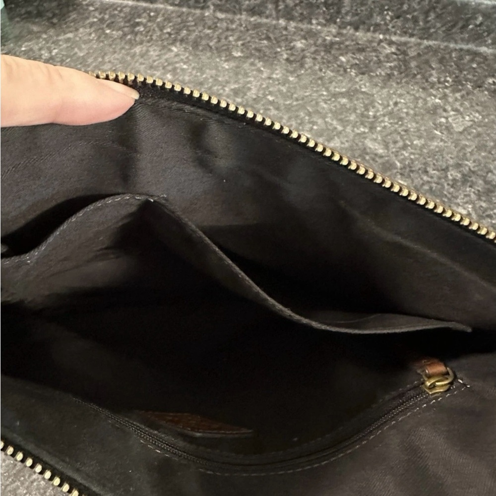 Fossil Pebbled Leather Black Crossbody Bag w/ Tassel Pull - Picture 14 of 14